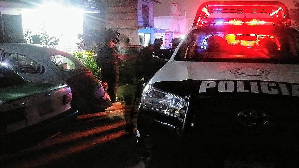 Hombre ataca a mujer y su hijo con arma blanca en Xalapa